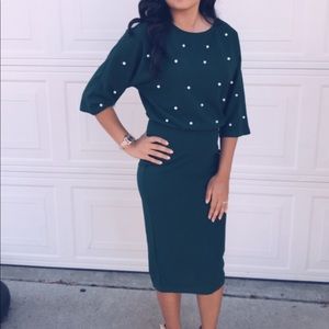 Green elegant midi dress with pearls